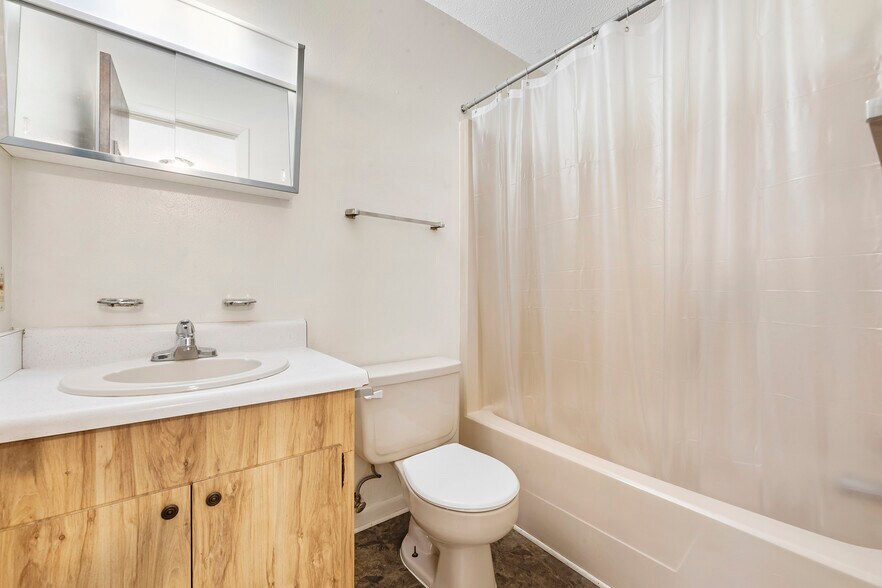 More Photos Of 150-221 SE Sundial Pl, Lake City Apartments For Sale