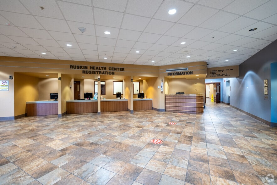 More Photos Of 2814 14th Ave SE, Ruskin Healthcare For Sale