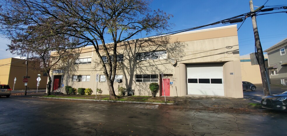 Primary Photo Of 1124 SE 11th Ave, Portland Warehouse For Lease