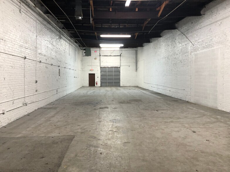 More Photos Of 320 Route 10 W, Whippany Warehouse For Lease