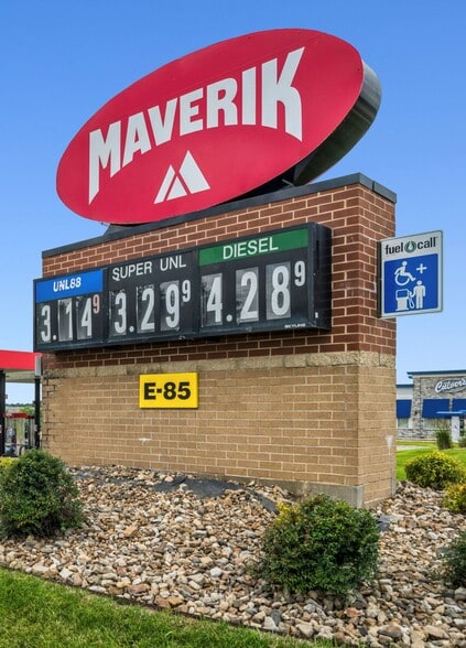 More Photos Of 610 Heartland Way, North Liberty Convenience Store For Sale