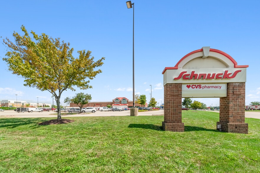 More Photos Of 2206 Barnes Blvd, Rockford Supermarket For Sale