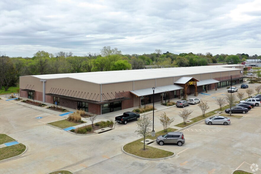 More Photos Of 75 Miranda Lambert Way, Lindale Unknown For Lease