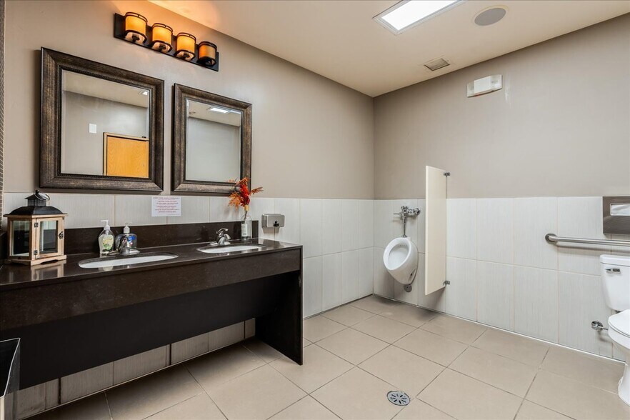 More Photos Of 1144 Black Oak Dr, Paso Robles Freestanding For Sale