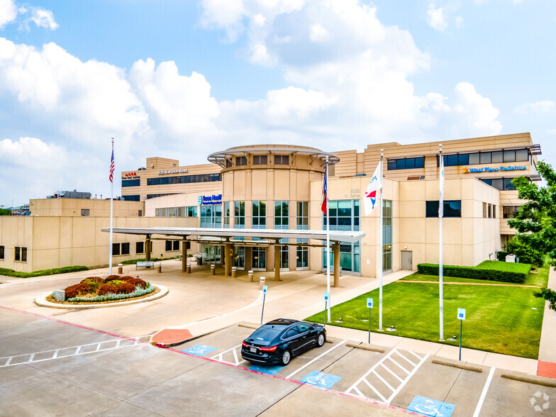 Primary Photo Of 6020 W Parker Rd, Plano Medical For Lease