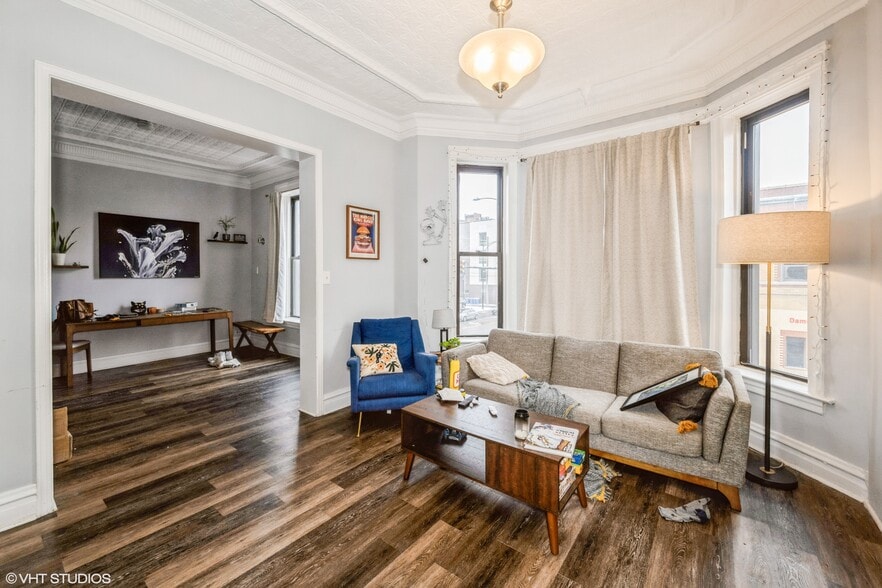 More Photos Of 1956 W Armitage Ave, Chicago Storefront Retail Residential For Sale