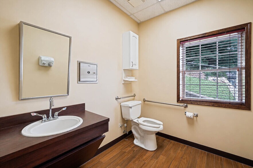 More Photos Of 201 Portion Rd, Ronkonkoma Loft Creative Space For Lease