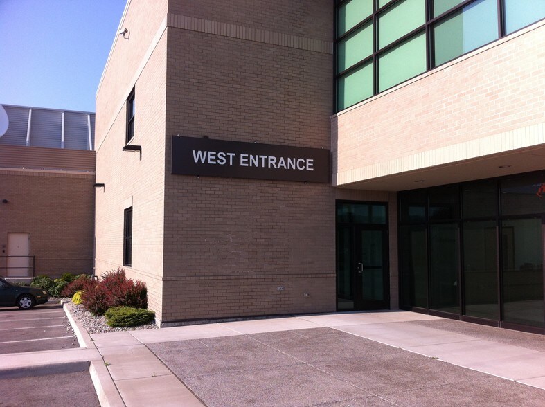 More Photos Of 23403 E Mission Ave, Liberty Lake Office For Lease