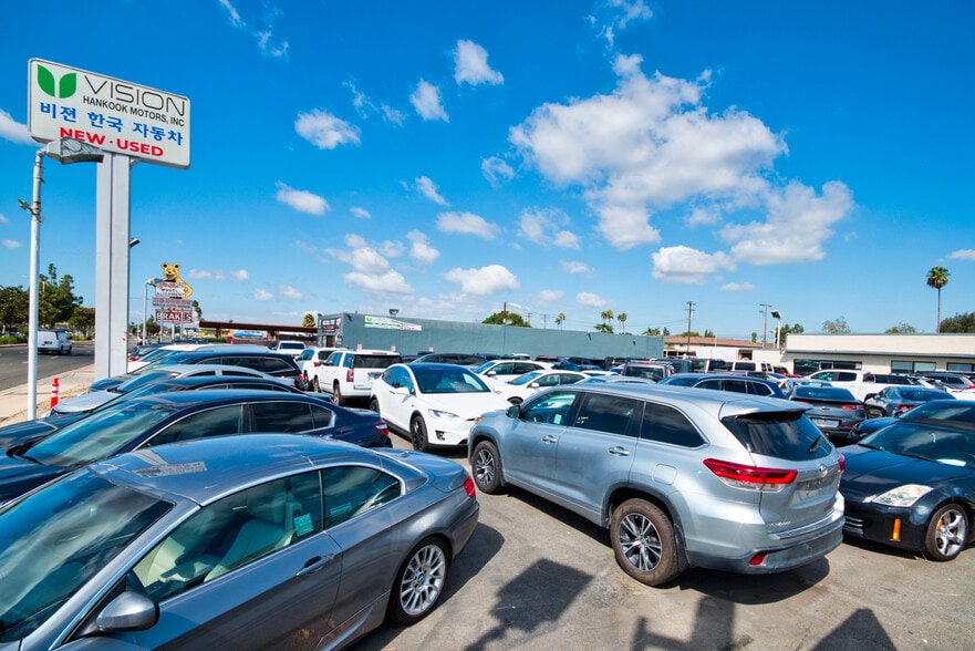 More Photos Of 9943 Garden Grove Blvd, Garden Grove Auto Dealership For Sale
