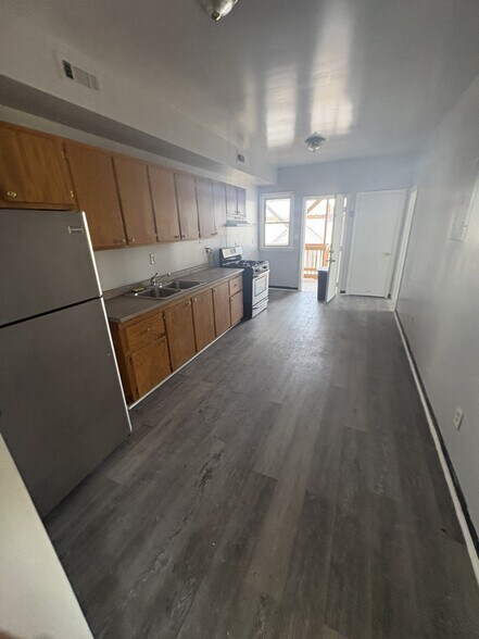 More Photos Of 1086 E Main St, Bridgeport Multifamily For Sale