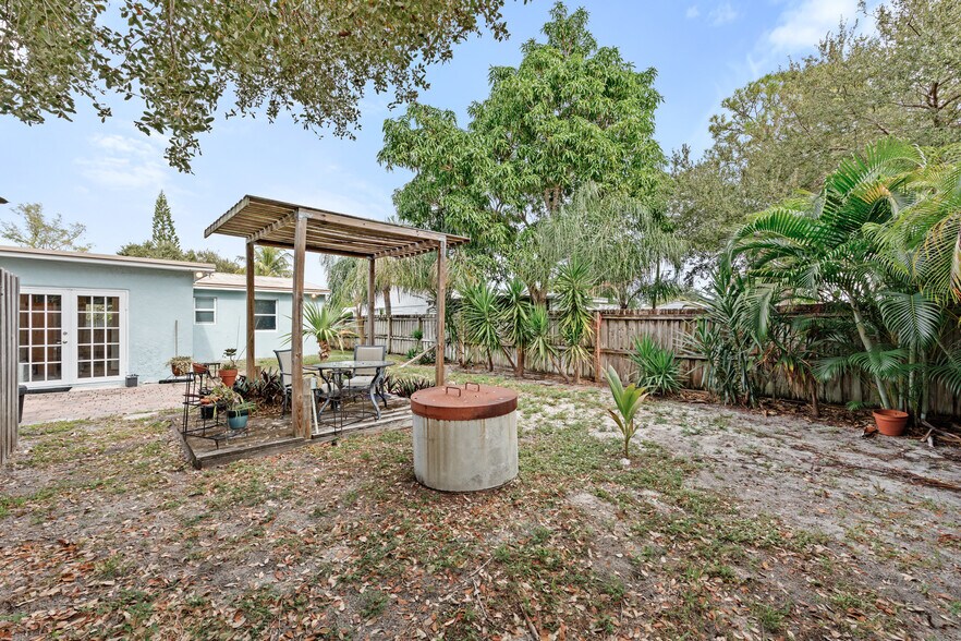 More Photos Of 112 Milton St, Lantana Apartments For Sale