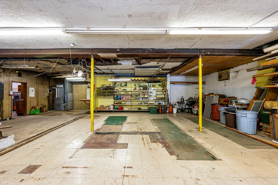 More Photos Of 537 S 5th St, Jeannette Freestanding For Sale