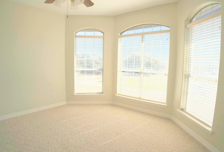 More Photos Of 2982 FM 2935, Brenham Flex For Sale