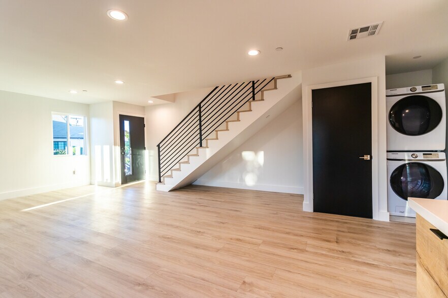 More Photos Of 5014 Pickford St, Los Angeles Apartments For Sale