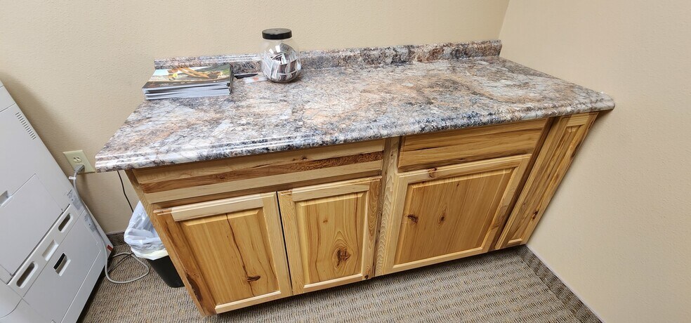 More Photos Of 860 35th Ave E, Dickinson Warehouse For Sale