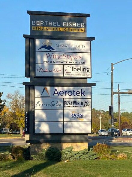 More Photos Of 4201 42nd St NE, Cedar Rapids Office For Lease