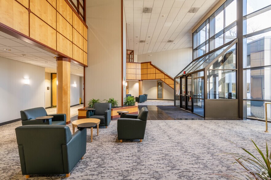 More Photos Of 101 Edgewater Dr, Wakefield Unknown For Lease