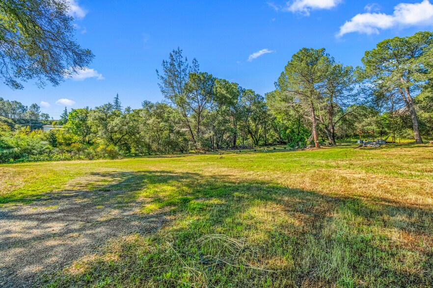 More Photos Of 320 Taylor Rd, Newcastle Specialty For Sale