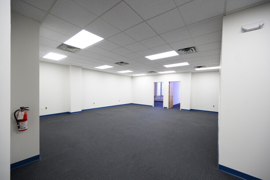 More Photos Of 1099 Wall St W, Lyndhurst Office For Lease