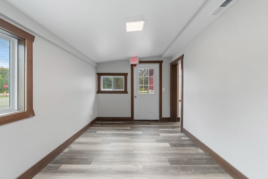 More Photos Of 4291 Manchester Ave NW, North Lawrence Office For Sale