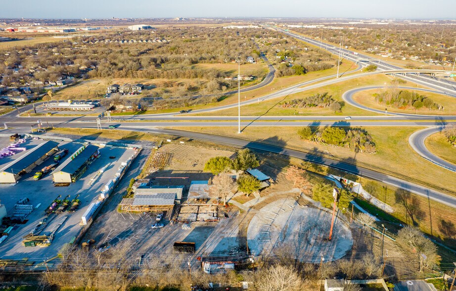 More Photos Of 1600 S General Mcmullen Dr, San Antonio Land For Lease