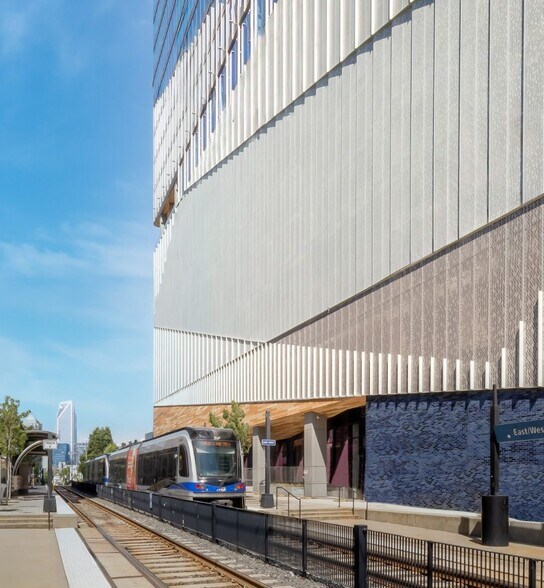 More Photos Of 110 East Blvd, Charlotte Office For Lease