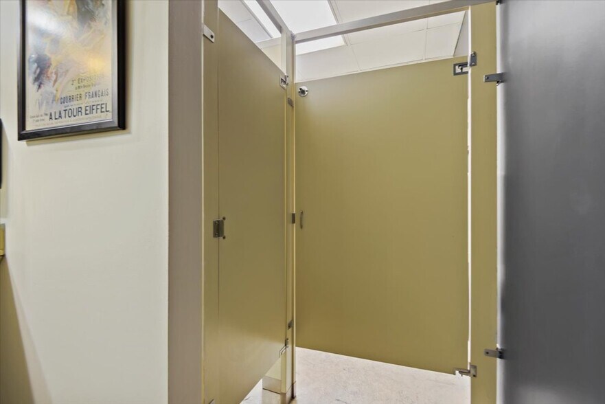 More Photos Of 201 Laurel St, Conway Restaurant For Sale