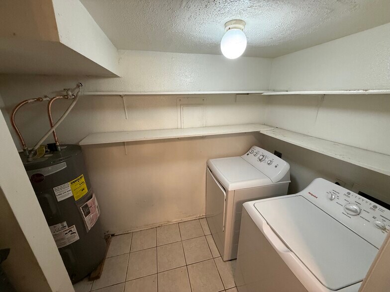 More Photos Of 12606 Ashford Meadow Dr, Houston Multifamily For Sale