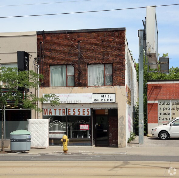 Primary Photo Of 566 St Clair Ave W, Toronto Storefront Retail Residential For Lease