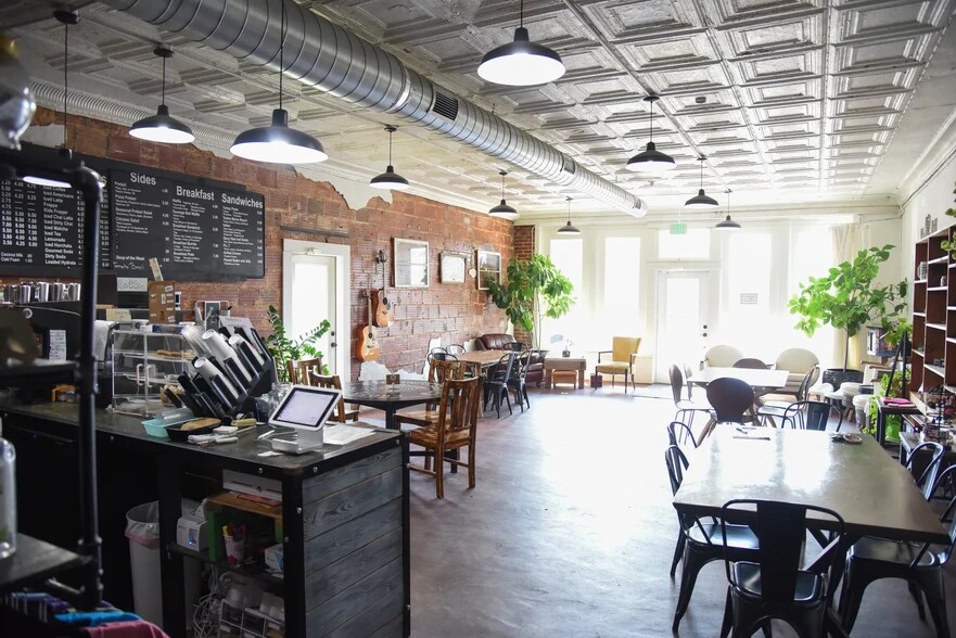More Photos Of 46 Railroad Ave, Falkville Storefront For Sale