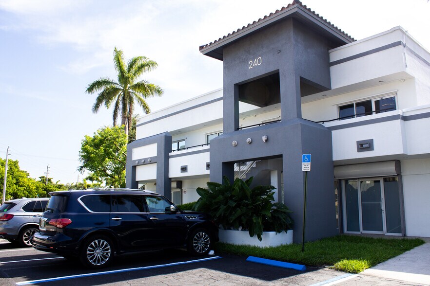 More Photos Of 240 Old Federal Hwy, Hallandale Beach Office For Lease