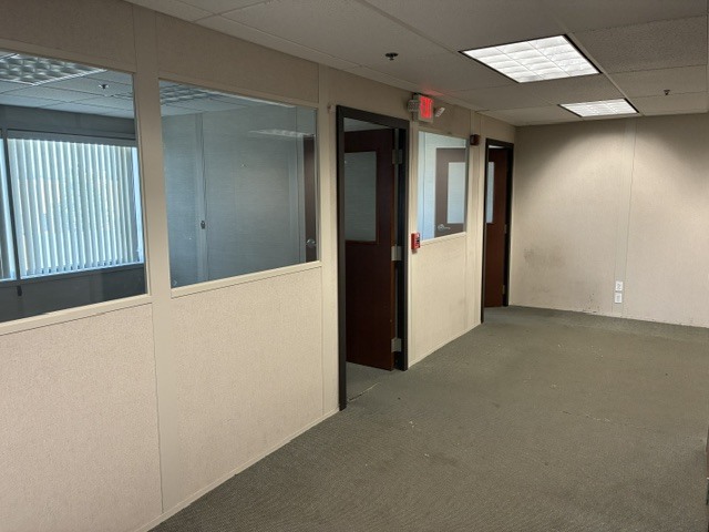 More Photos Of 2455 Wisconsin Ave, Downers Grove Manufacturing For Lease