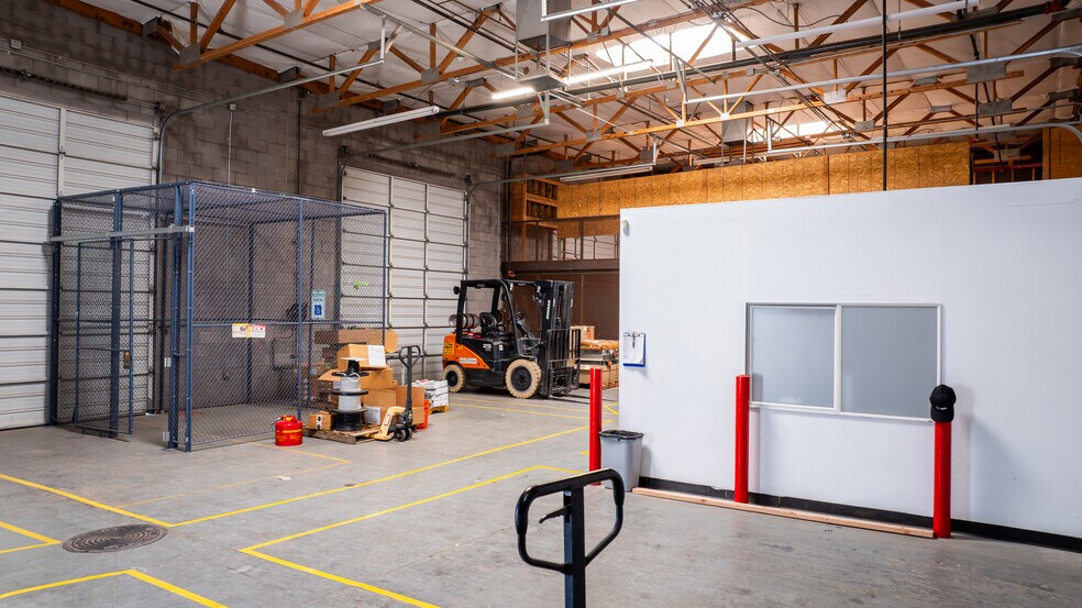 More Photos Of 8079 W Olive Ave, Peoria Light Distribution For Lease