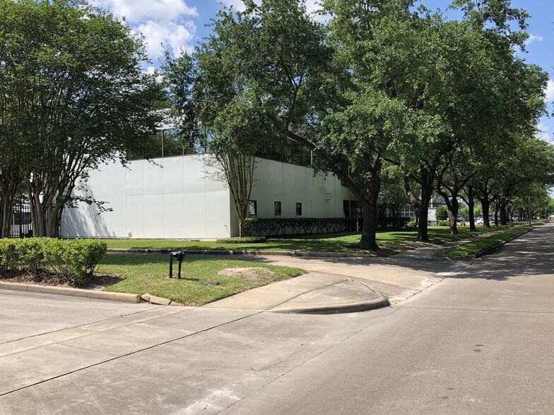 More Photos Of 5295 Hollister St, Houston Office For Sale