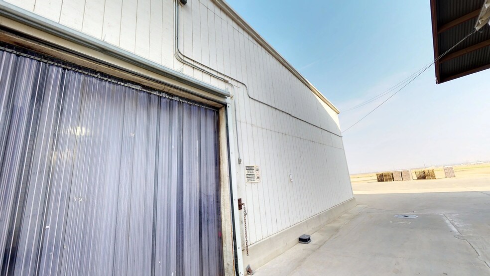 More Photos Of 818 S Derby St, Arvin Refrigeration Cold Storage For Sale