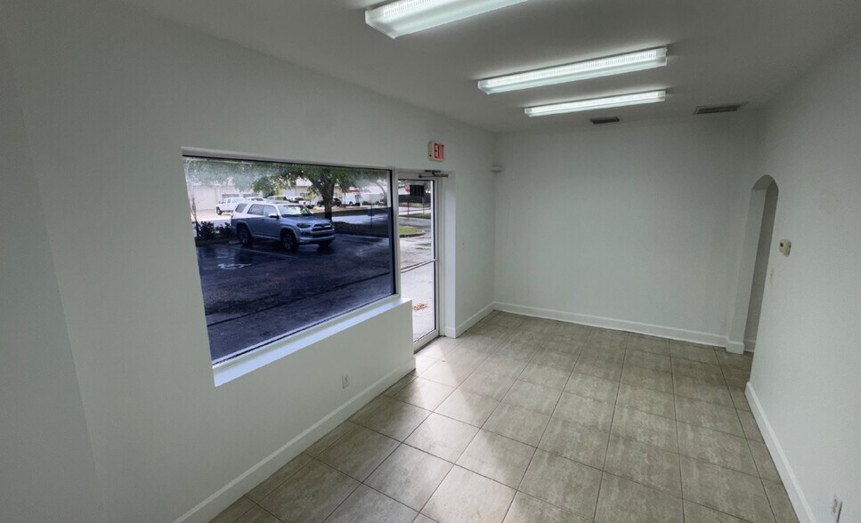 More Photos Of 1726-1738 SW Biltmore St, Port Saint Lucie Light Manufacturing For Lease