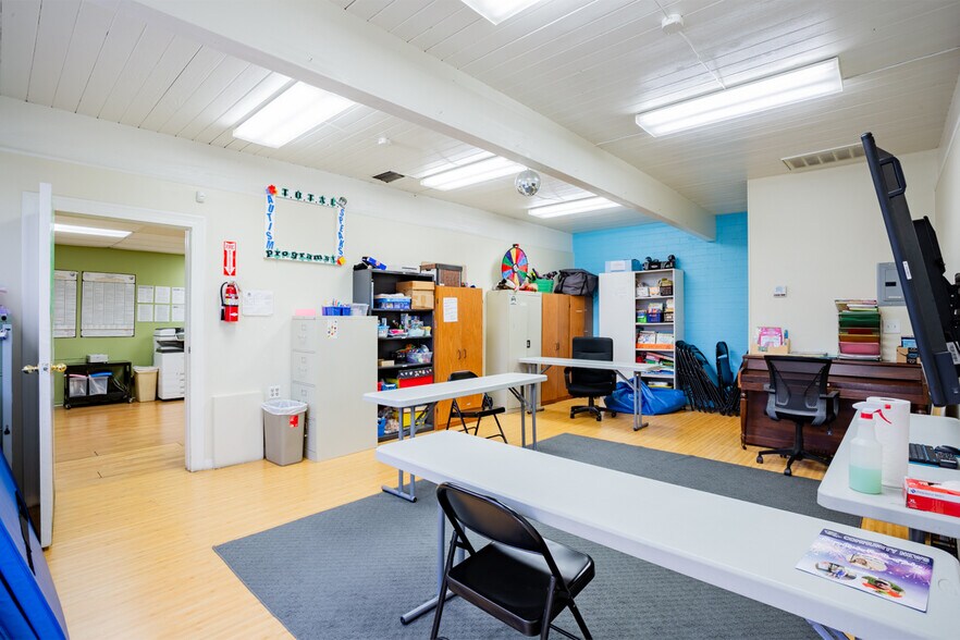 More Photos Of 370 W Sierra Madre Blvd, Sierra Madre Storefront For Lease