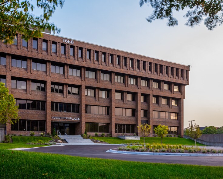 More Photos Of 1660 Highway 100 S, Saint Louis Park Office For Lease