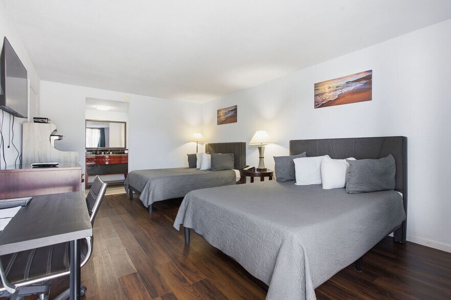 More Photos Of 1175 N Watson Rd, Arlington Hotel For Sale