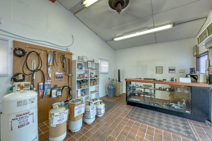 More Photos Of 1400 N Hercules Ave, Clearwater Convenience Store For Sale