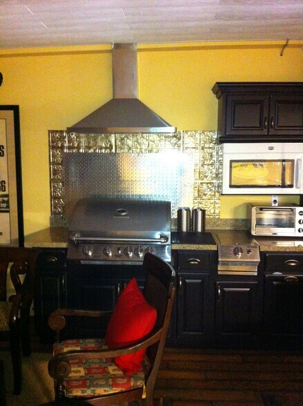 More Photos Of 14930 Corporate Rd S, Jupiter Warehouse For Lease