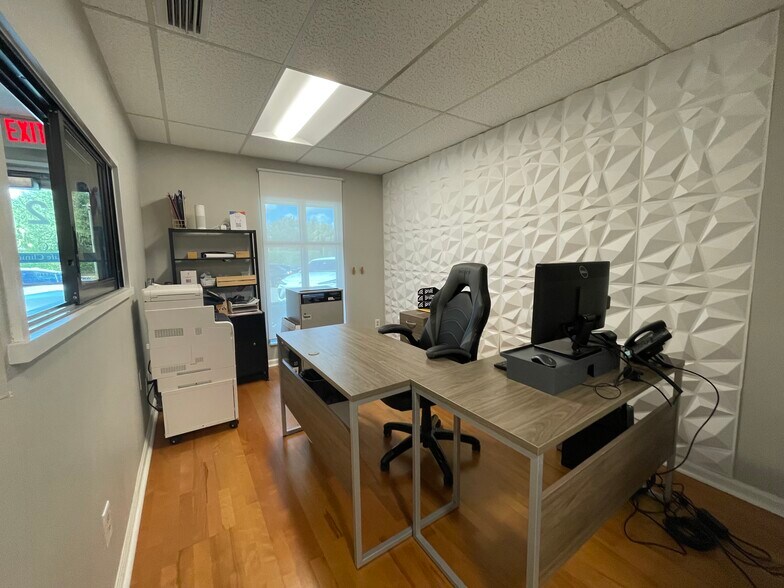 More Photos Of 9371 Cypress Lake Dr, Fort Myers Unknown For Lease