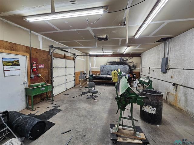 More Photos Of 107 S 14th St, Artesia Showroom For Sale