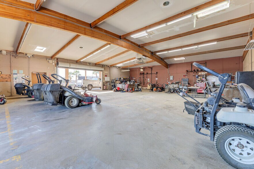 More Photos Of 81500 Industrial Pl, Indio Warehouse For Sale
