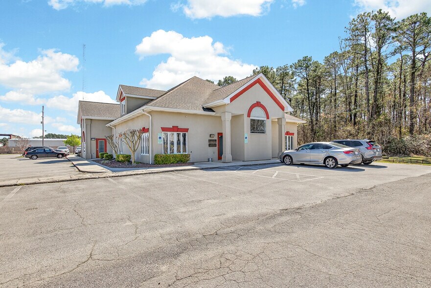 More Photos Of 215 Station St, Jacksonville Medical For Sale