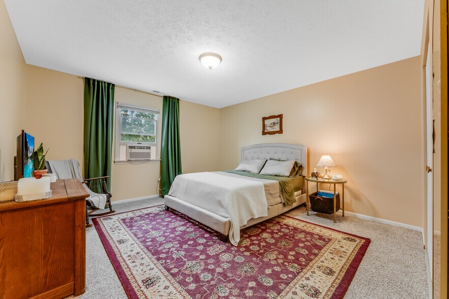 More Photos Of 940 Stewart St, Morgantown Apartments For Sale