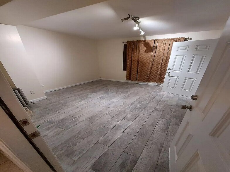 More Photos Of 472 Lake St, Brooklyn Land For Sale