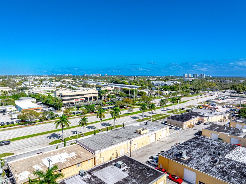 More Photos Of 182 Glades Rd, Boca Raton Freestanding For Lease