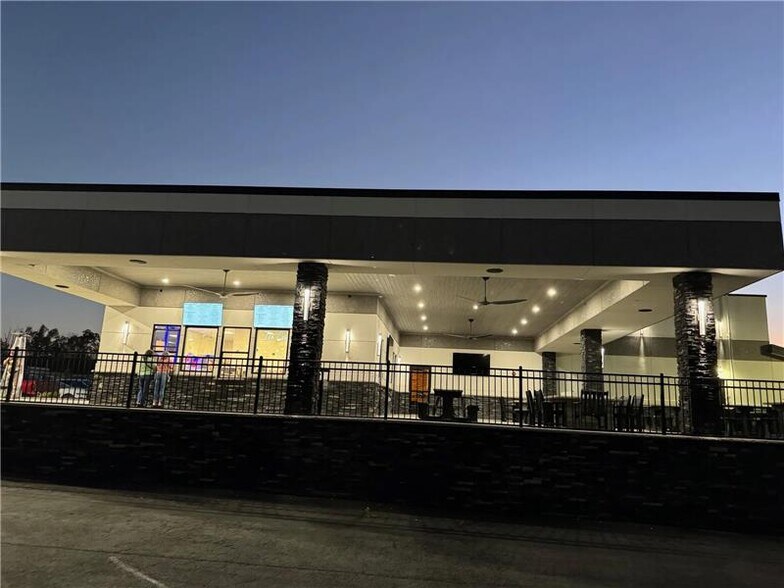 More Photos Of 3535 Walters Rd, Syracuse Restaurant For Sale