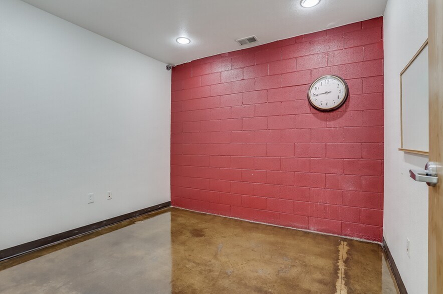 More Photos Of 6801-6845 Broadway, Denver Office For Lease